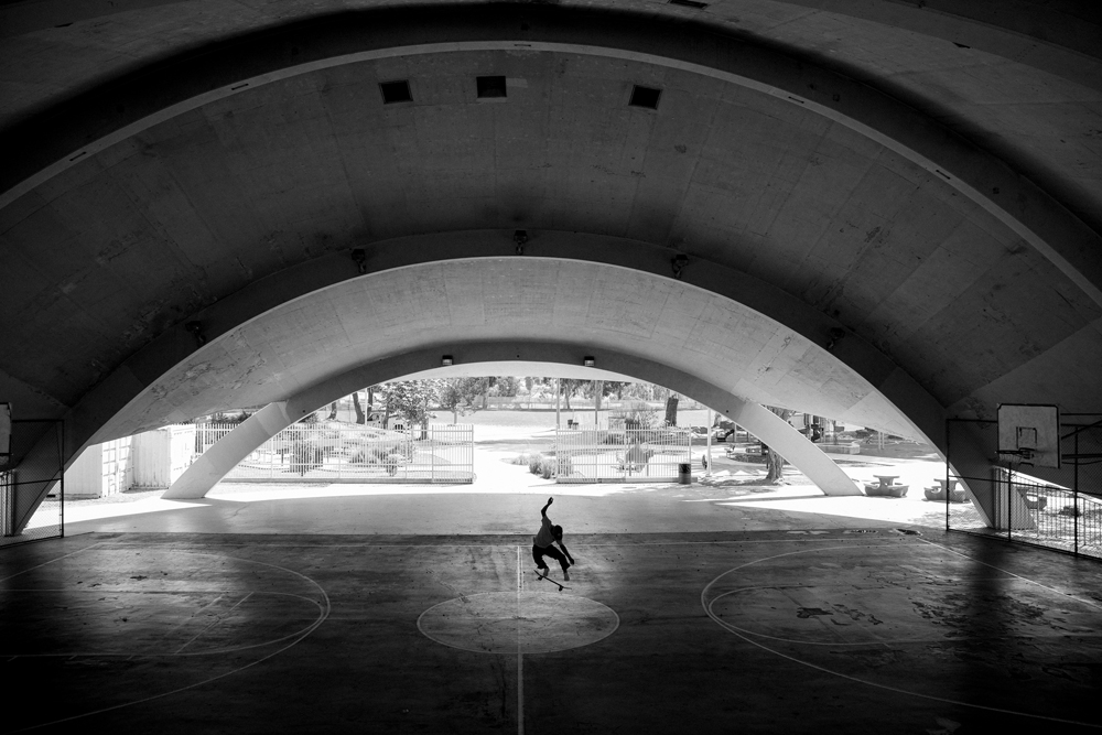 SP18_MAP_VersaHoodie_BW_5B0A3603-23?enablejsapi=1